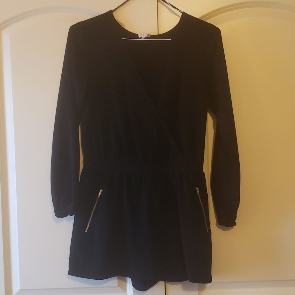 One Clothing Womens Black Long Sleeve Shorts‎ Romper Sz Medium